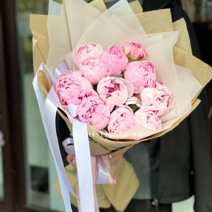 11 пионов в оформлении в Балаково