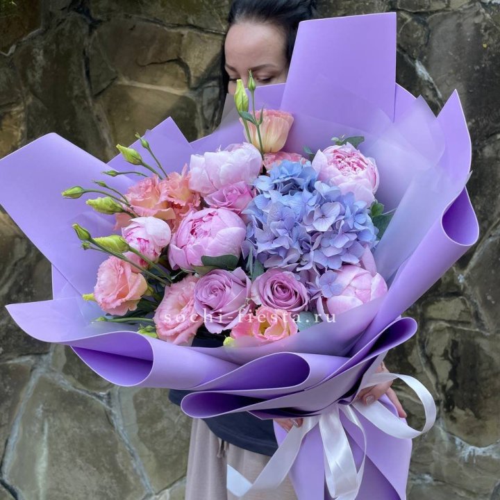 Букет с пионами "Блю логан" в Балаково