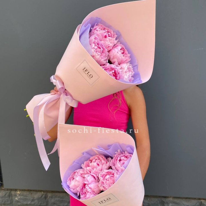 Букет из 5 пионов в Балаково