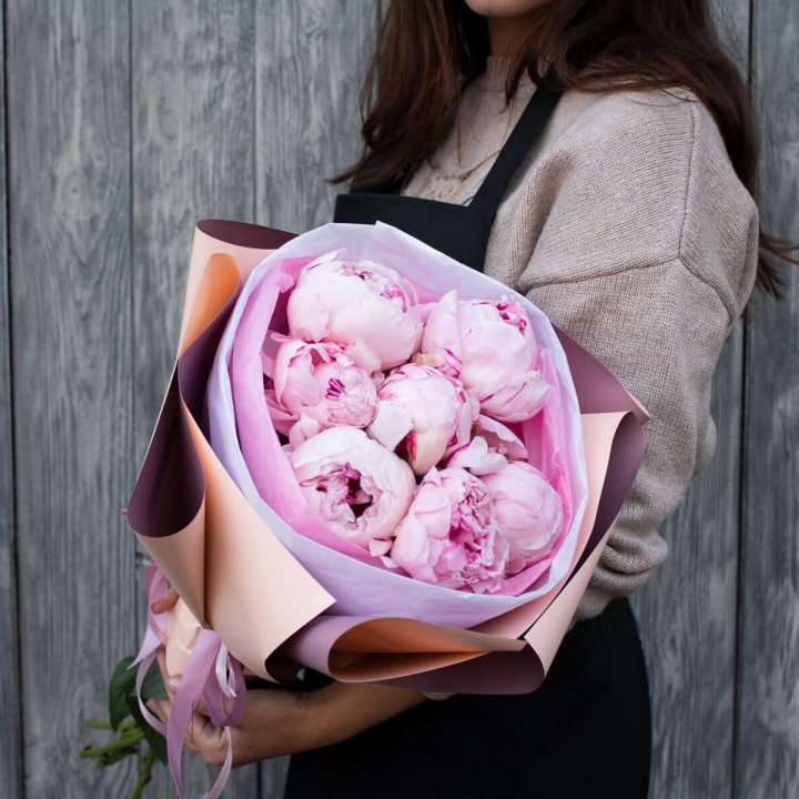 7 зефирных пионов в оформлении в Балаково