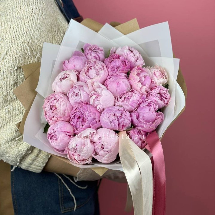 Букет из 21 пионов в Балаково