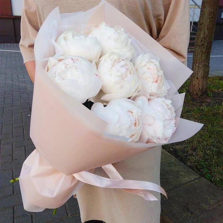 Букет белых пионов в Балаково