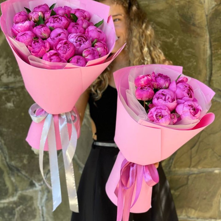Букет ярких пионов  в Балаково