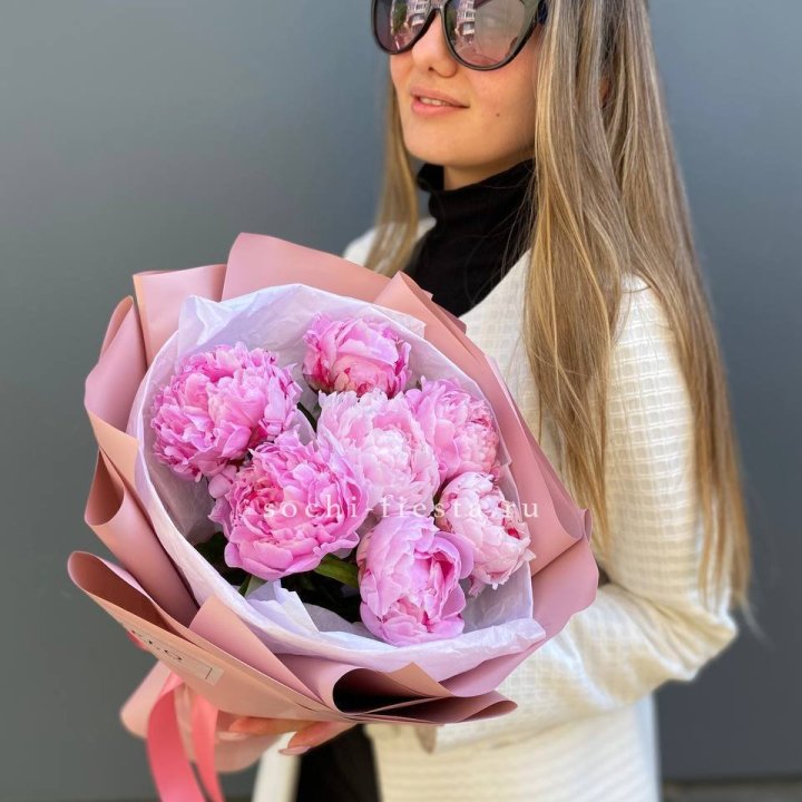 7 пионов в оформлении в Балаково