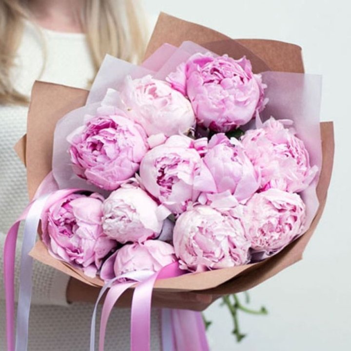 11 нежных пионов в Балаково