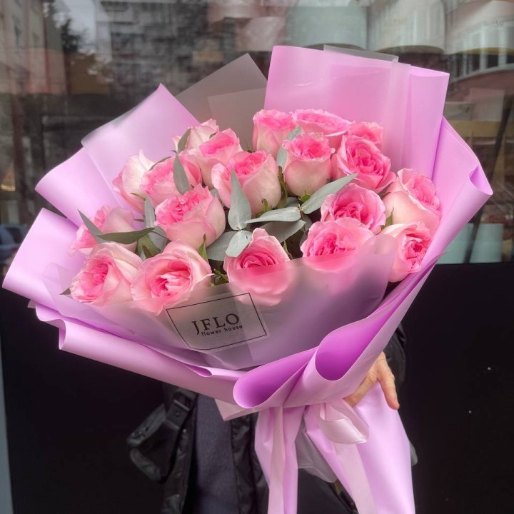  19 розовых роз в Балаково