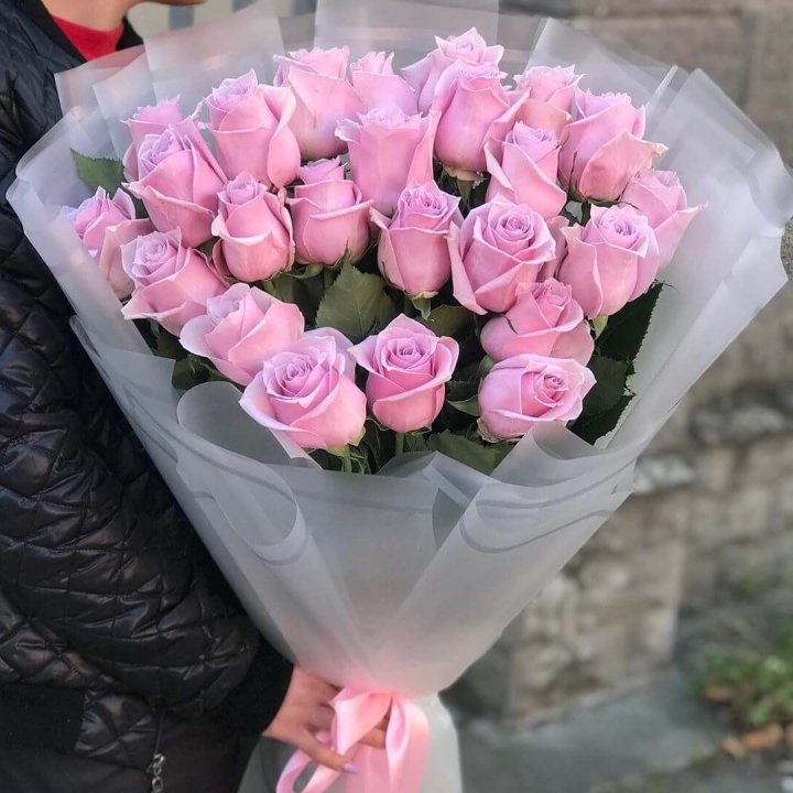 25 высоких розовых роз в Балаково
