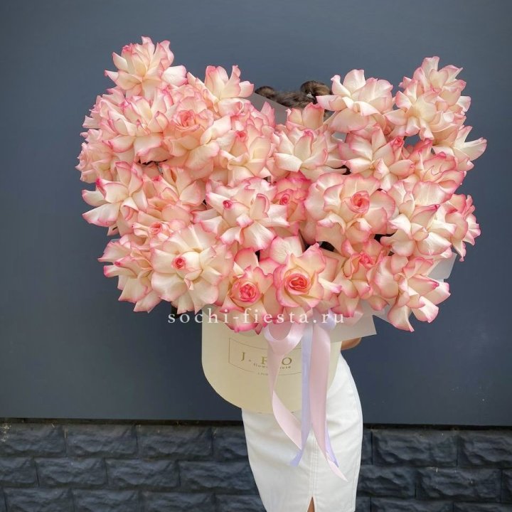 31 французская роза Джумилия в боксе в Балаково