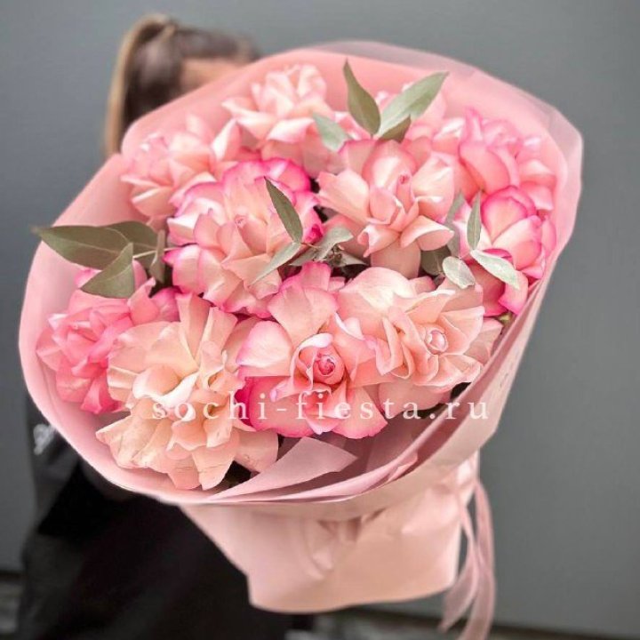 Нежно- розовые французские розы Венди в Балаково