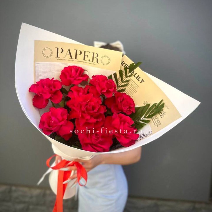 9 Красных французских роз Чико в Балаково