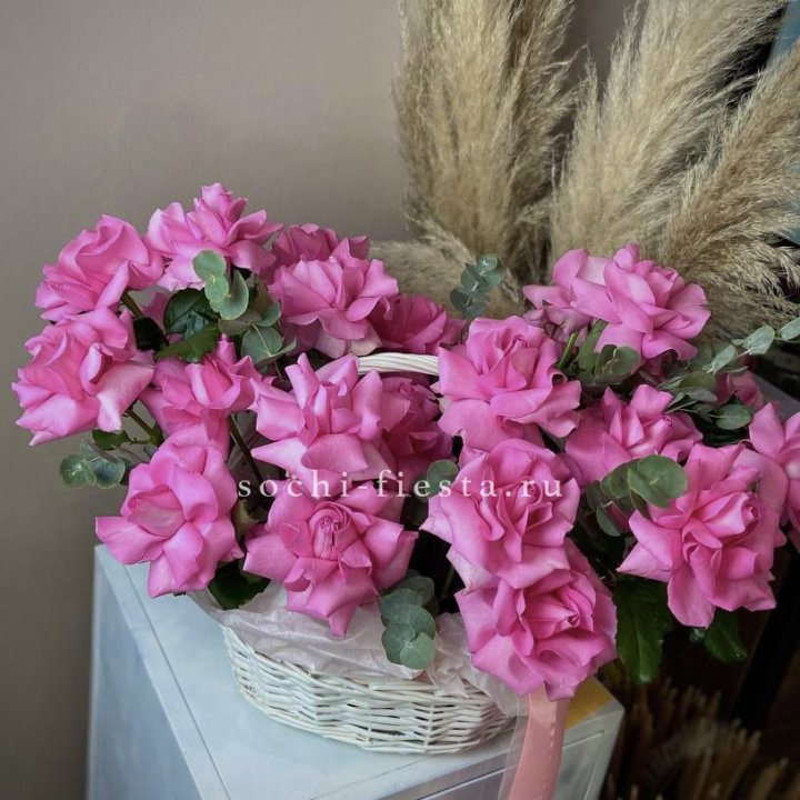 25 роз в цветочной корзине Пинк в Балаково