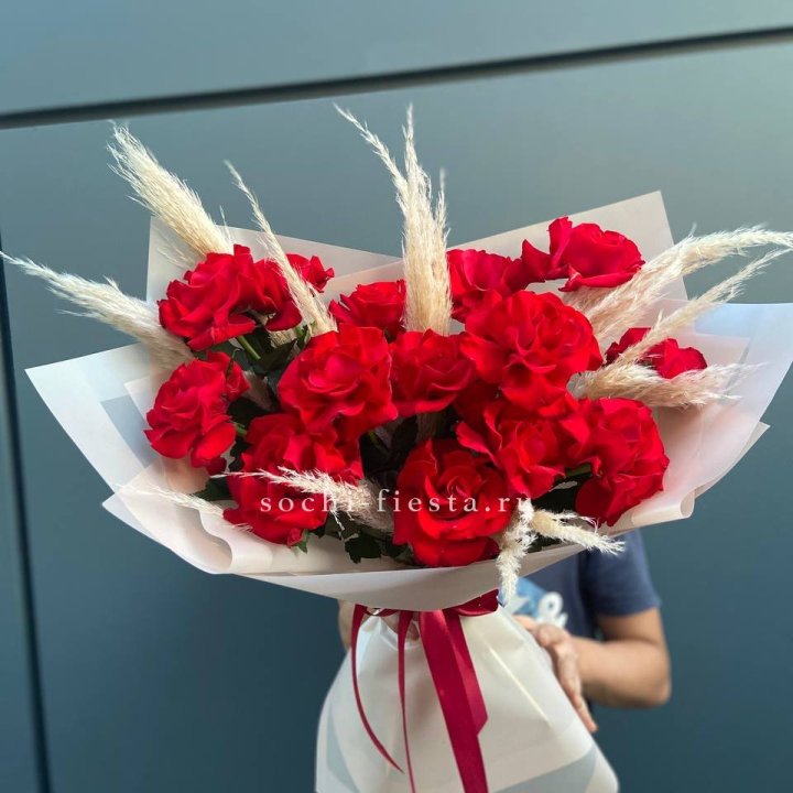 15 Красных французских розы в Балаково