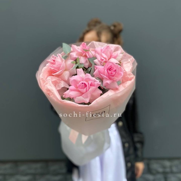 5 французских розовых роз  в Балаково