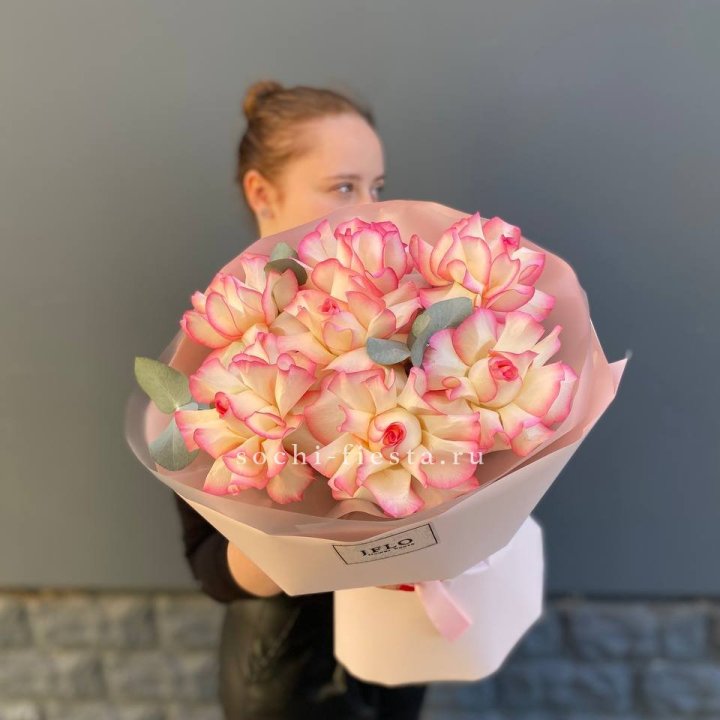 7 французских роз Джумилия в Балаково