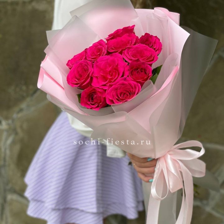 Букет алых роз в Балаково