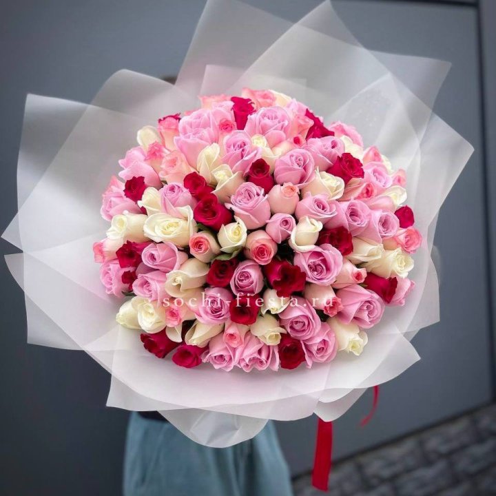 101 разноцветная роза "Карусель" в Балаково