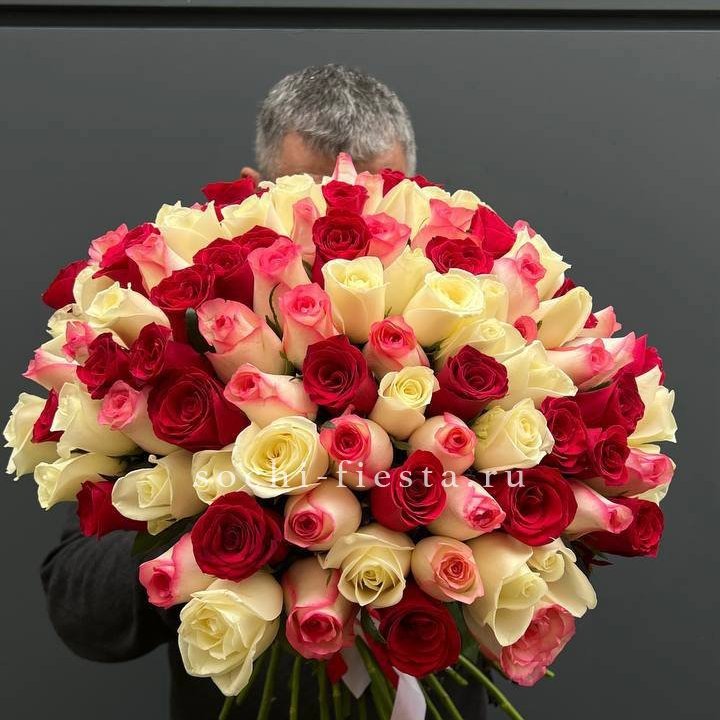 101 разноцветная роза "Джули" в Балаково