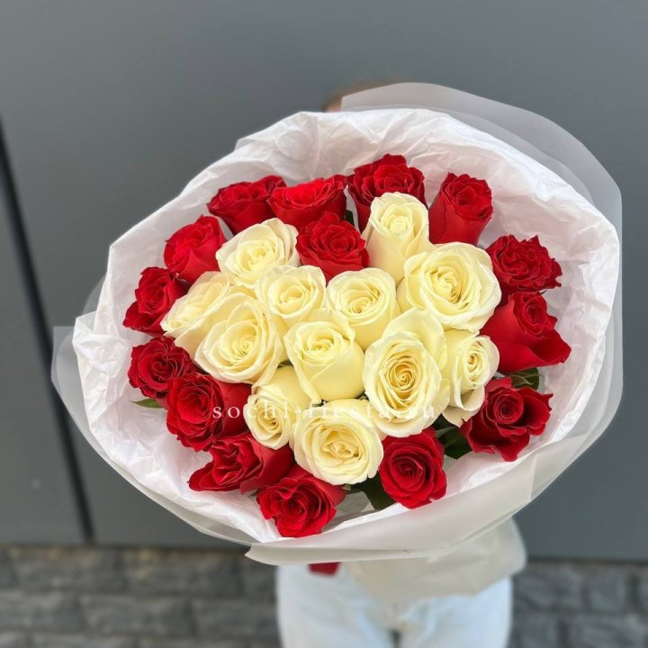 27 роз микс в Балаково