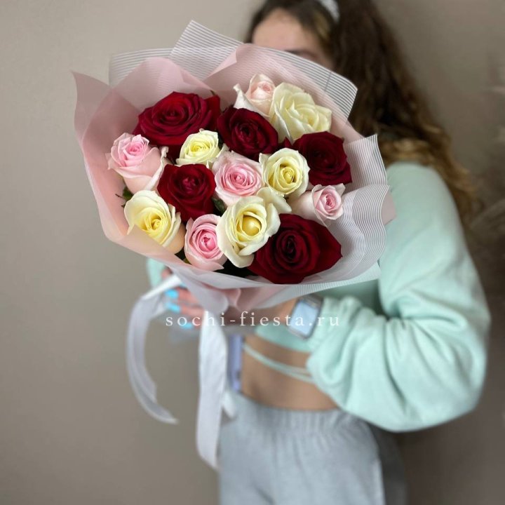 15 роз "Карусель" в Балаково