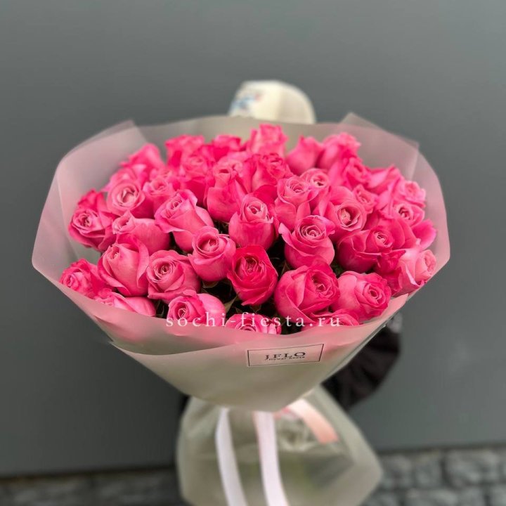 Роза малиновая в Балаково