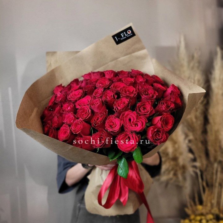 63 красных роз вайт в Балаково