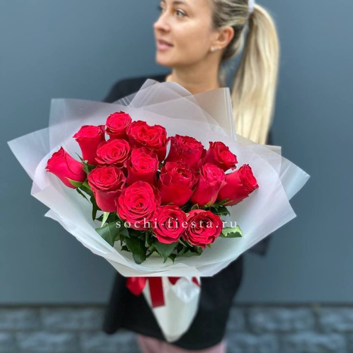 Букет из 15 красных роз  в Балаково