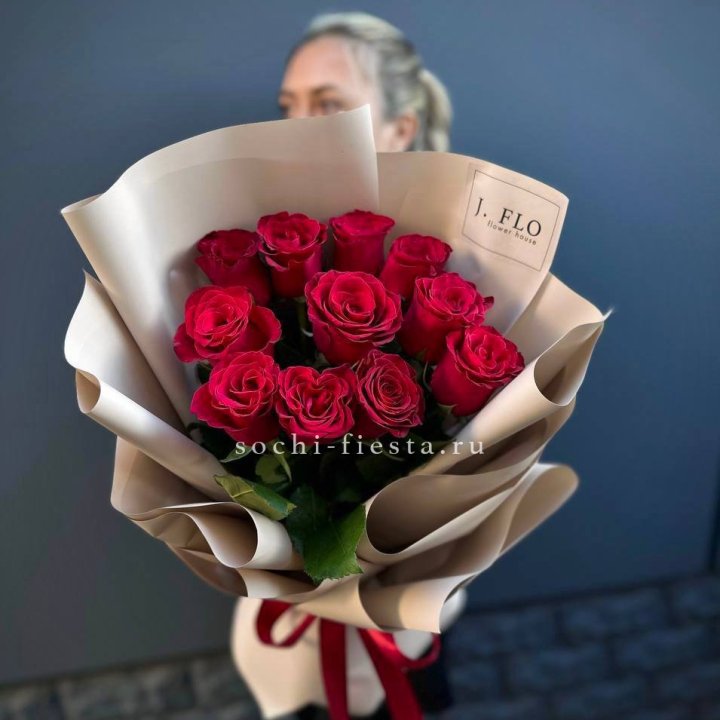 Букет красных роз "Наоми" в Балаково