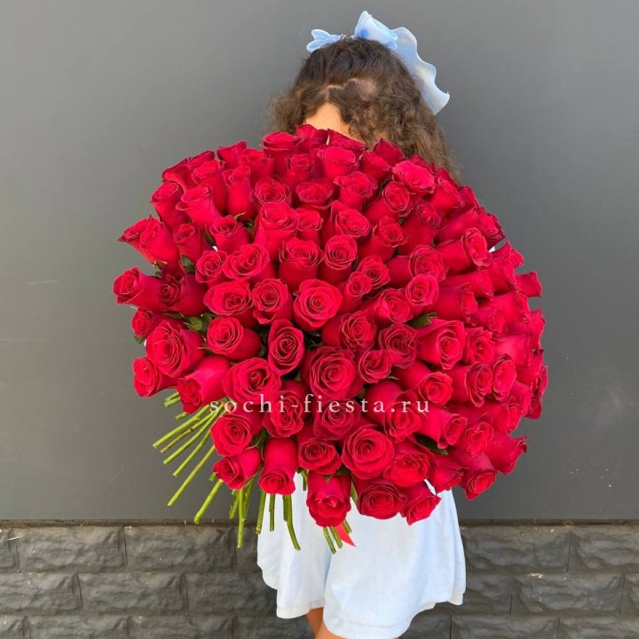 101 красная роза в Балаково