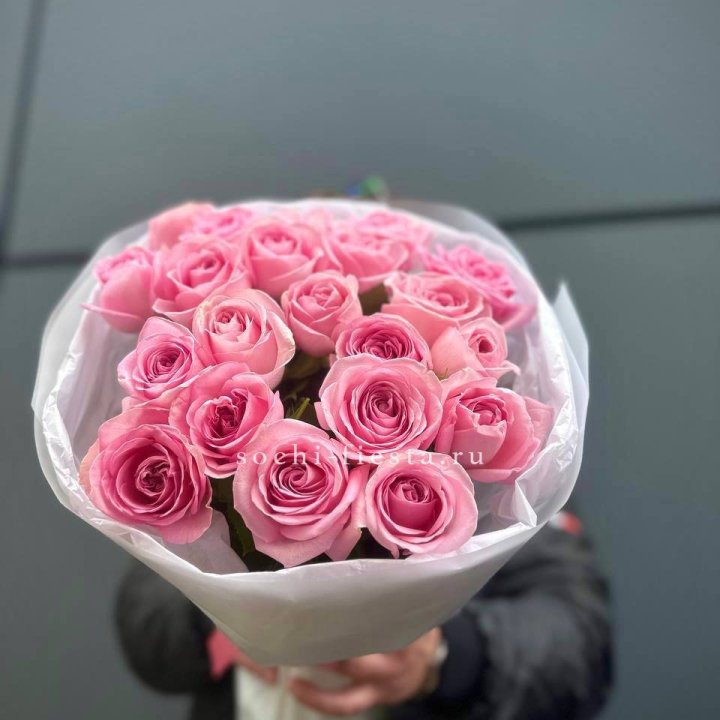 21 Розовая роза в белом в Балаково