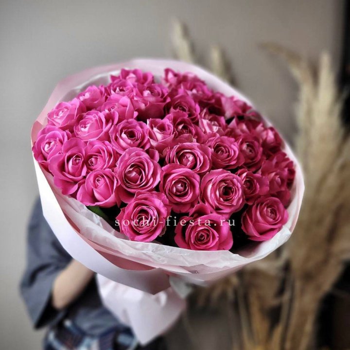 35 розовых роз  в Балаково