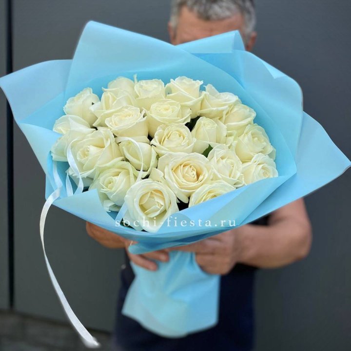 21 белая роза в Балаково