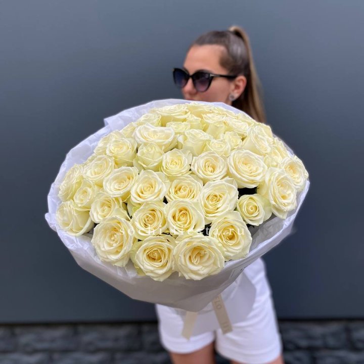 51 белая роза  в Балаково