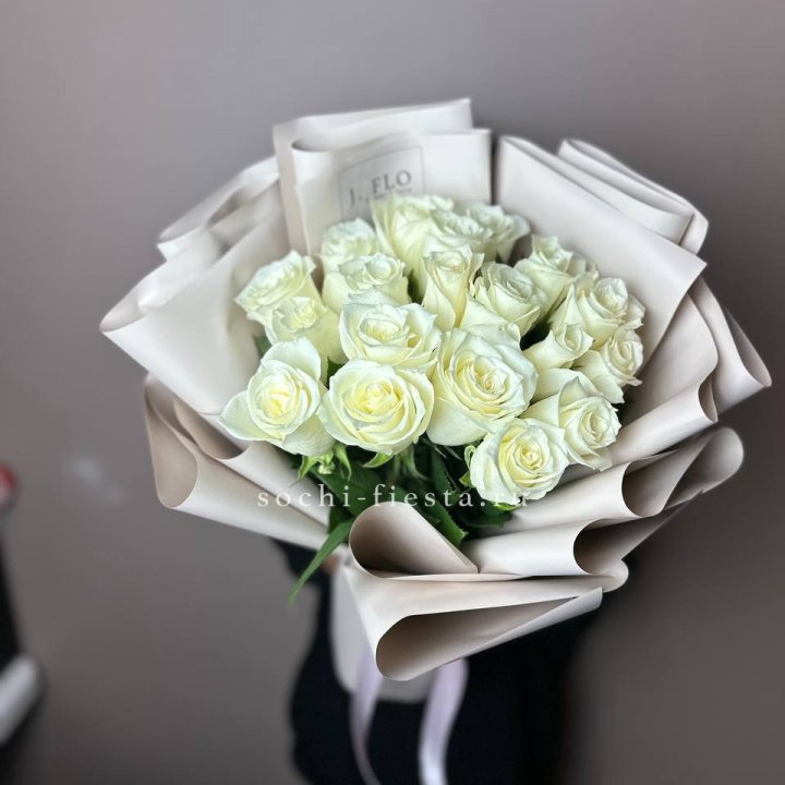 19 белых роз  в Балаково