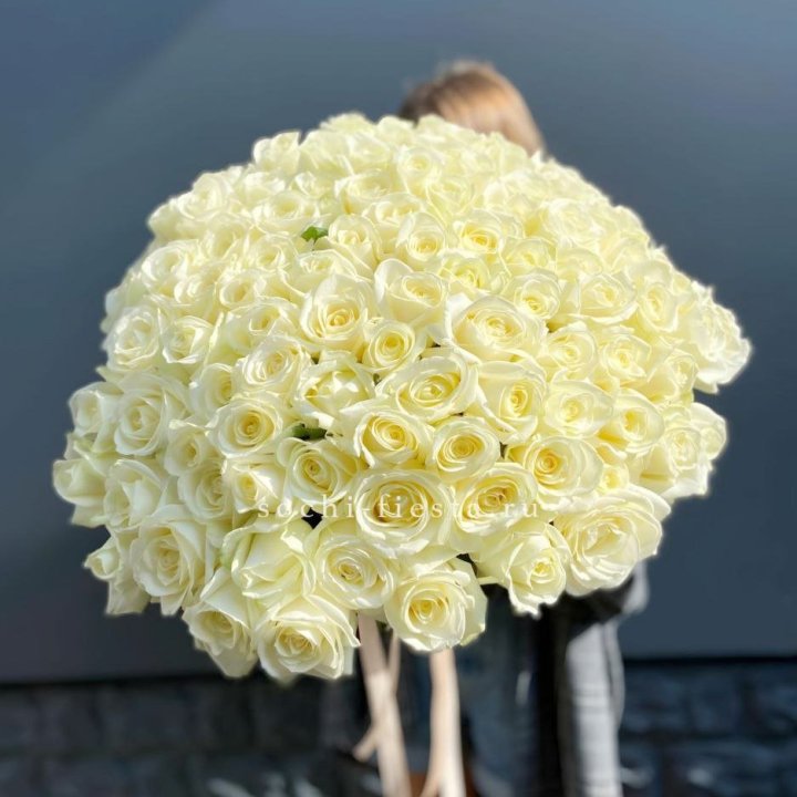 Букет  из 101 белой розы  в Балаково