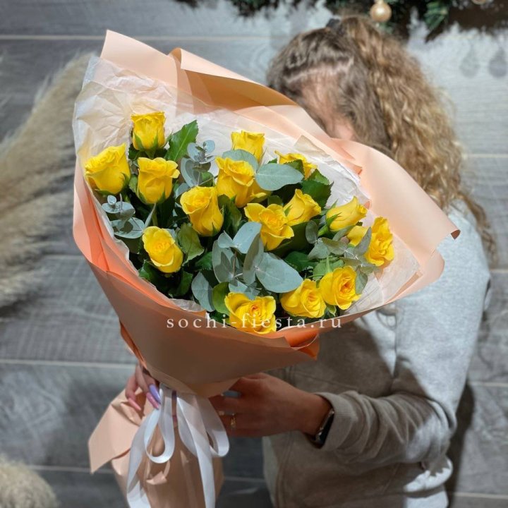 15 желтых роз в Балаково