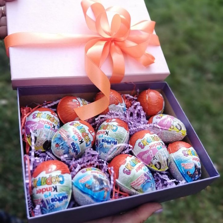 Коробка с киндерами в Балаково