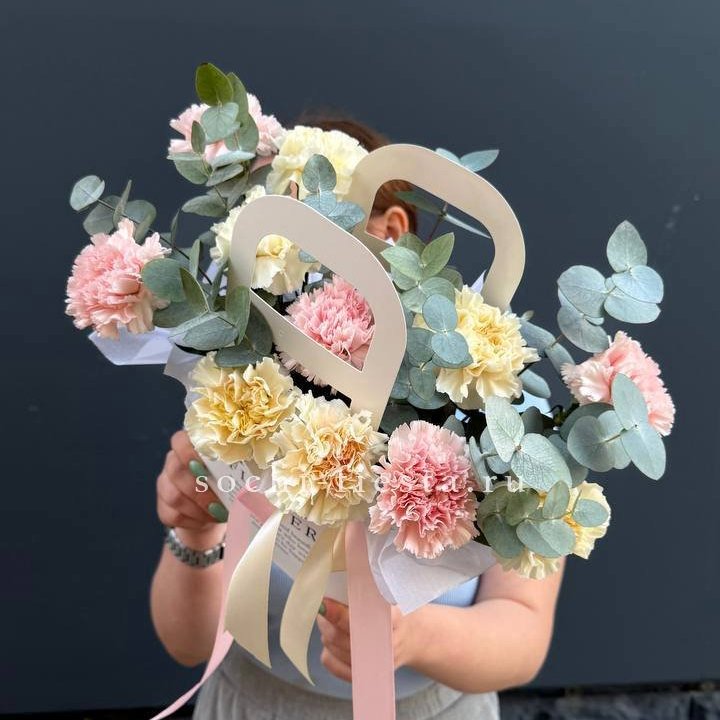 Сумочка из диантусов в Балаково