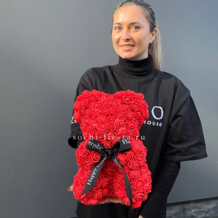 Медведь из роз красный в Балаково