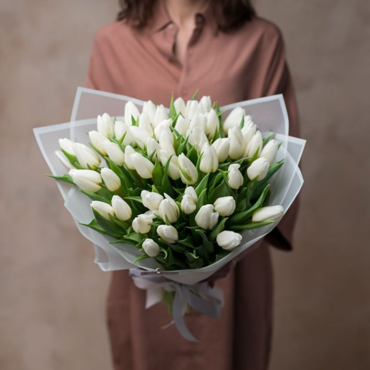 51 белый тюльпан в Балаково