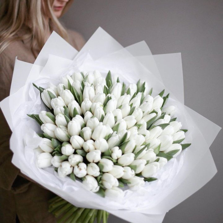 101 белый тюльпан в Балаково