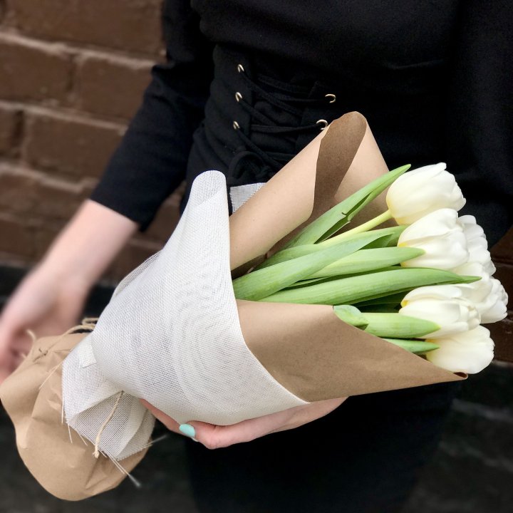 Букет белых тюльпанов в Балаково