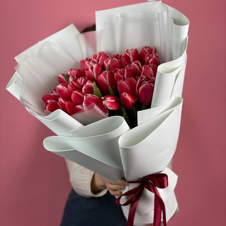 Букет красных тюльпанов в Балаково